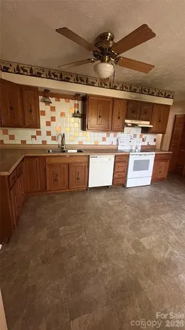 132 Haynes Street Hendersonville NC 28791