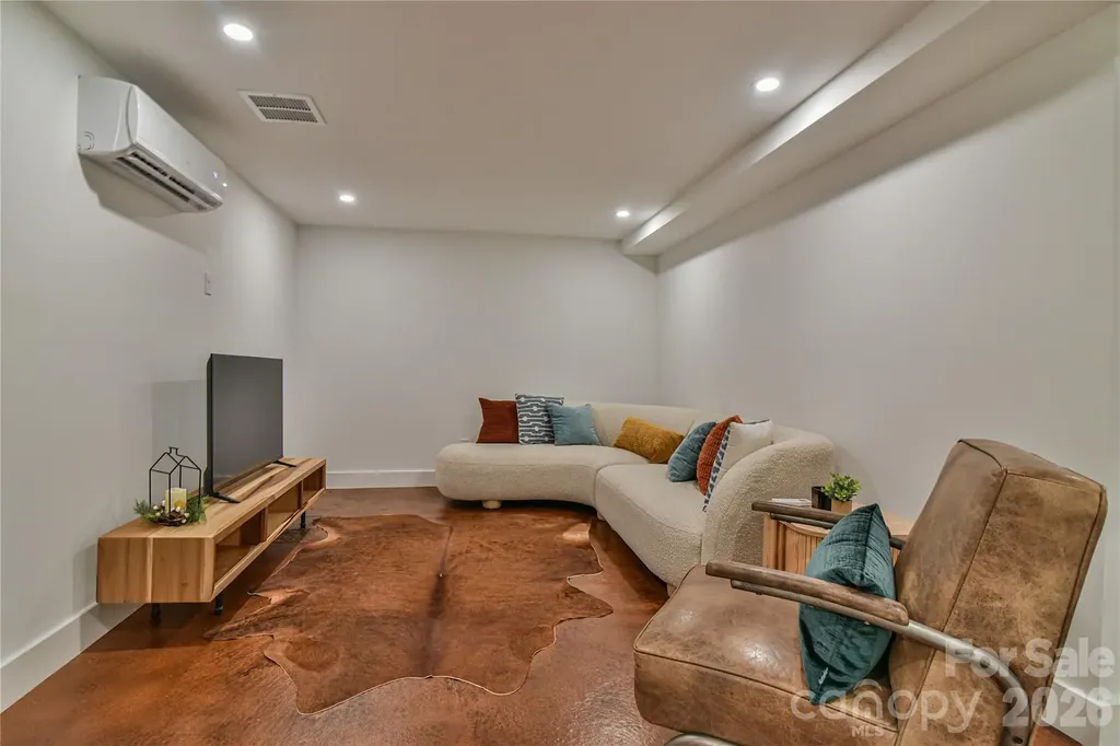 351 Windsor Road Asheville NC 28804