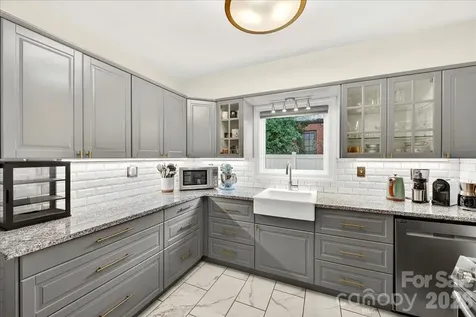2225 Ashley Road Charlotte NC 28208