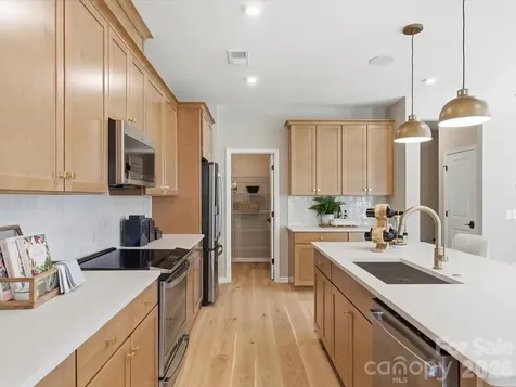 7215 Archimedes Lane Charlotte NC 28216