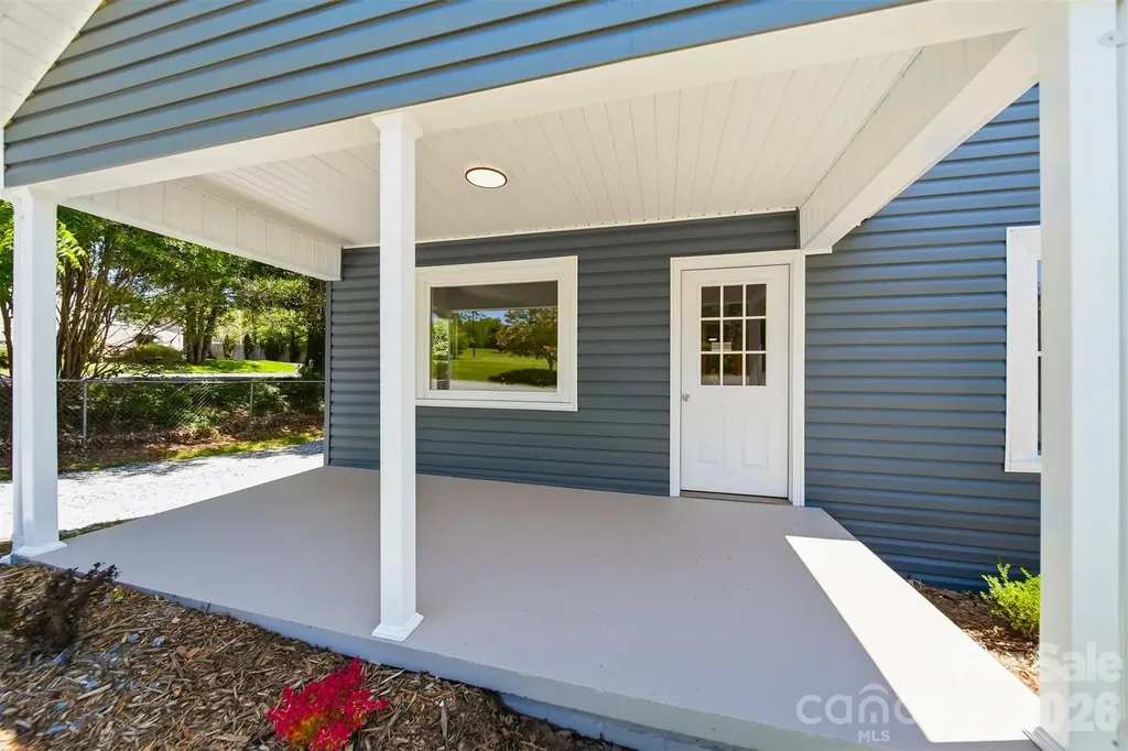 1303 S Sterling Street Morganton NC 28655