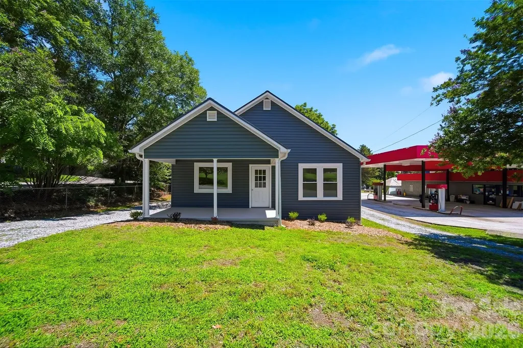 1303 S Sterling Street Morganton NC 28655