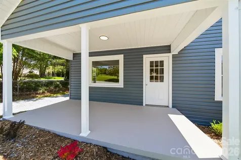 1303 S Sterling Street Morganton NC 28655