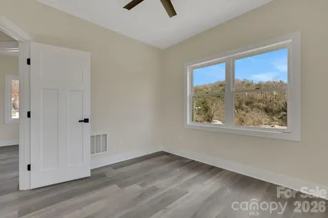 31 Elkwood Avenue Asheville NC 28804