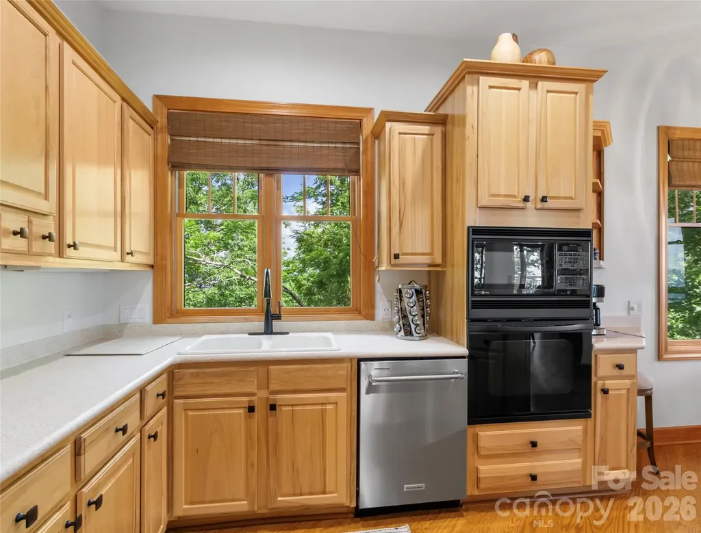 115 Stoney Falls Loop Burnsville NC 28714