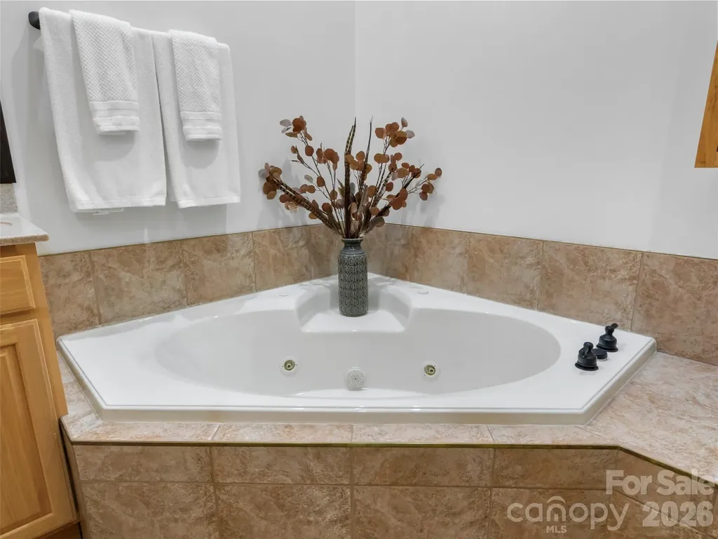 115 Stoney Falls Loop Burnsville NC 28714
