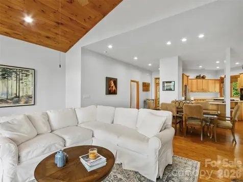115 Stoney Falls Loop Burnsville NC 28714