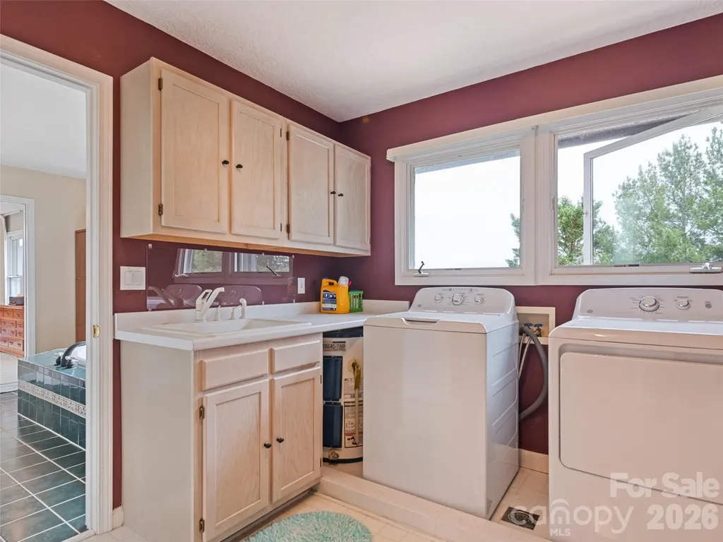 9 Perrion Avenue Weaverville NC 28787