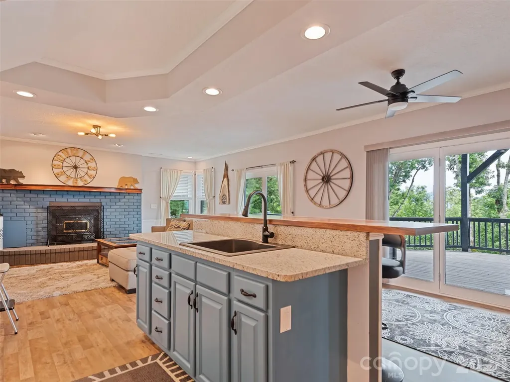 9 Perrion Avenue Weaverville NC 28787