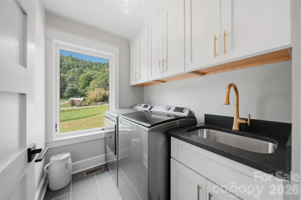 8788 Donald Barrier Street Newland NC 28657
