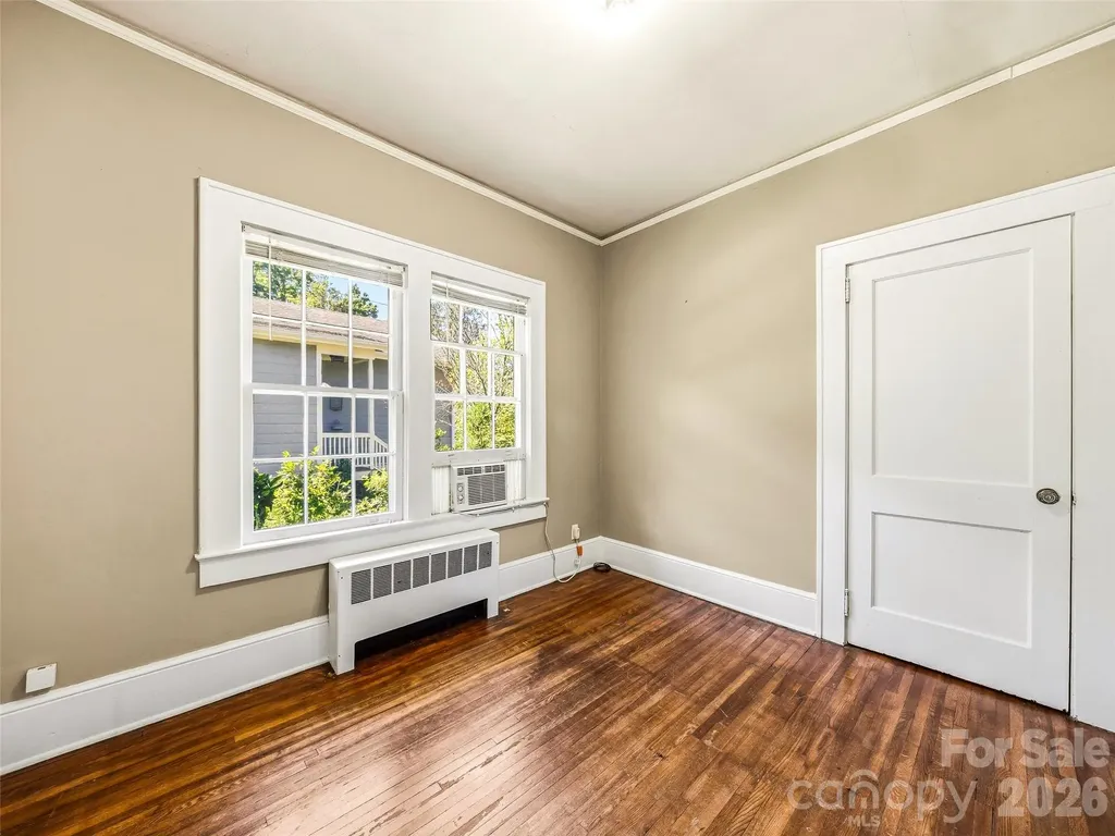 1214 Oakland Street Hendersonville NC 28792