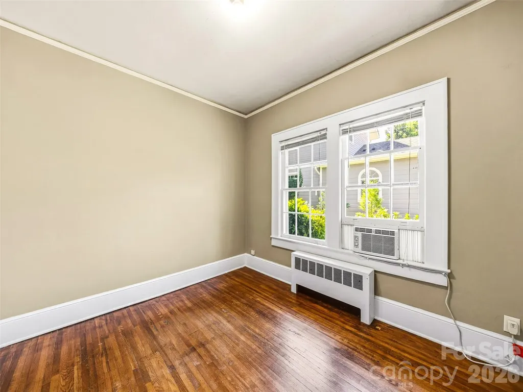 1214 Oakland Street Hendersonville NC 28792