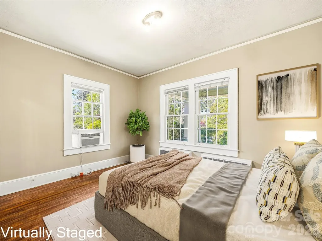 1214 Oakland Street Hendersonville NC 28792