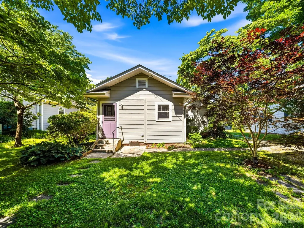 1214 Oakland Street Hendersonville NC 28792