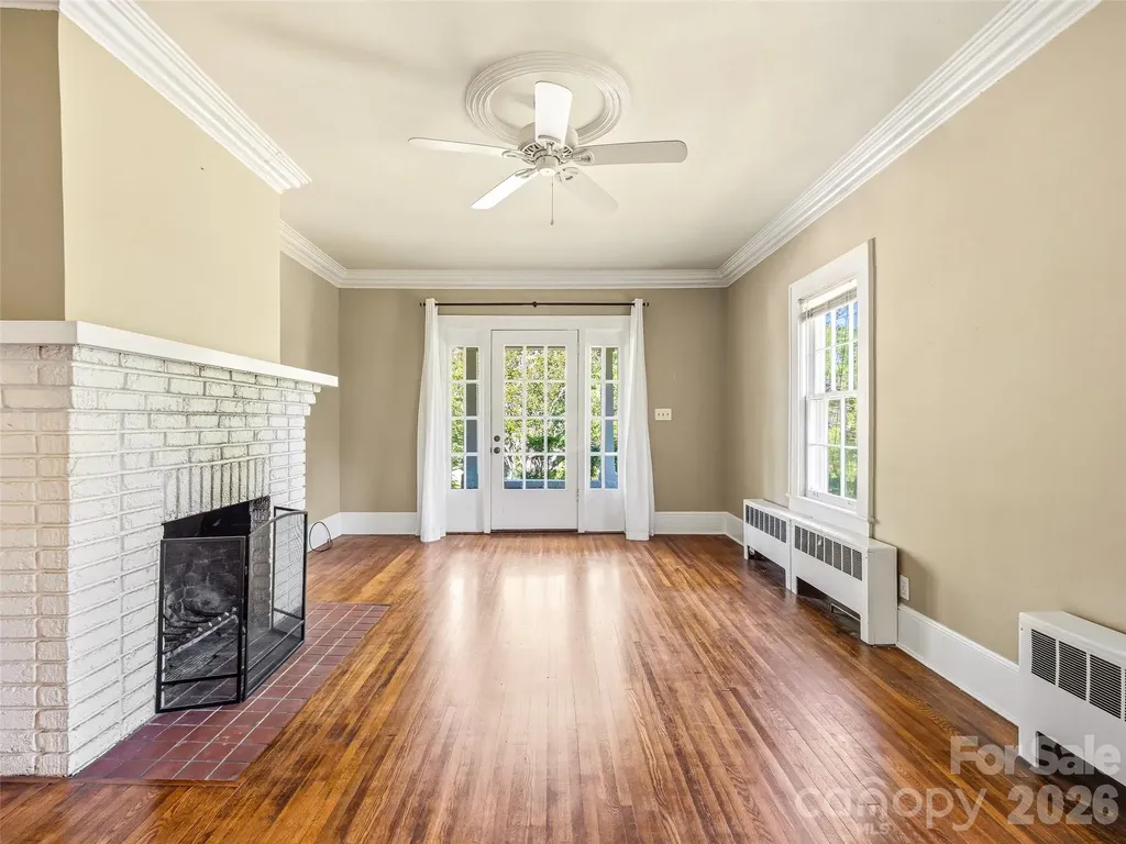 1214 Oakland Street Hendersonville NC 28792