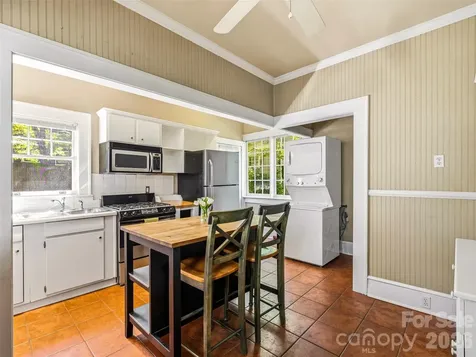 1214 Oakland Street Hendersonville NC 28792