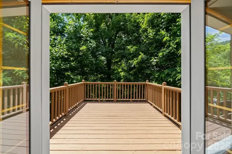 49 Western Eagle Drive Hendersonville NC 28792