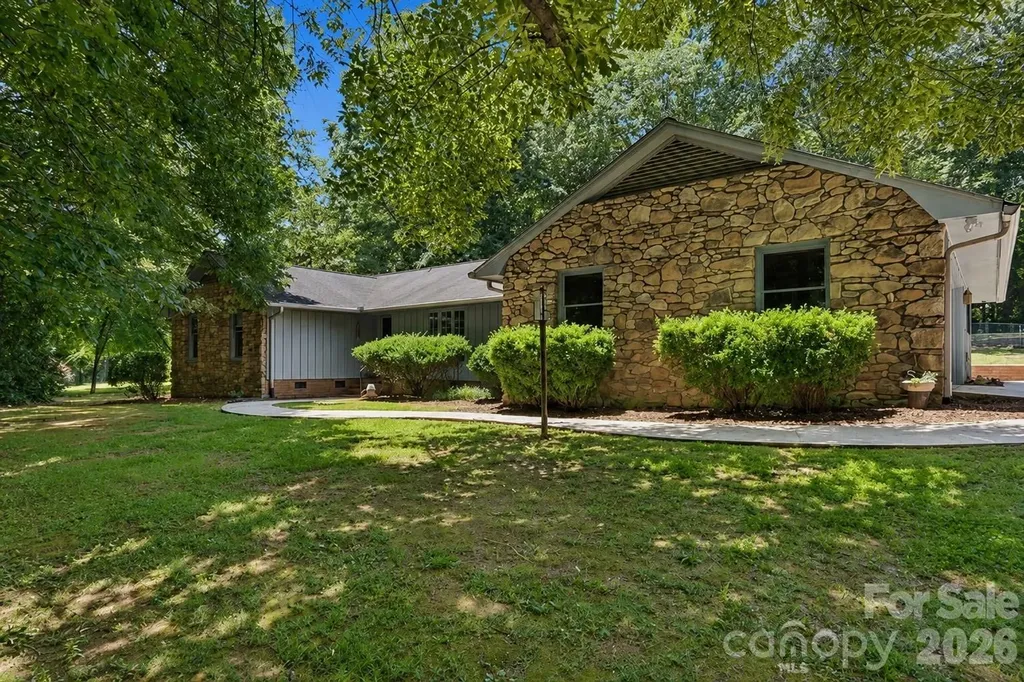 3326 Sedgefield Road Statesville NC 28625