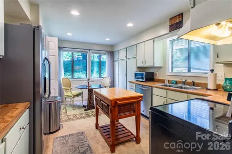 3A Cedarwood Drive Asheville NC 28
