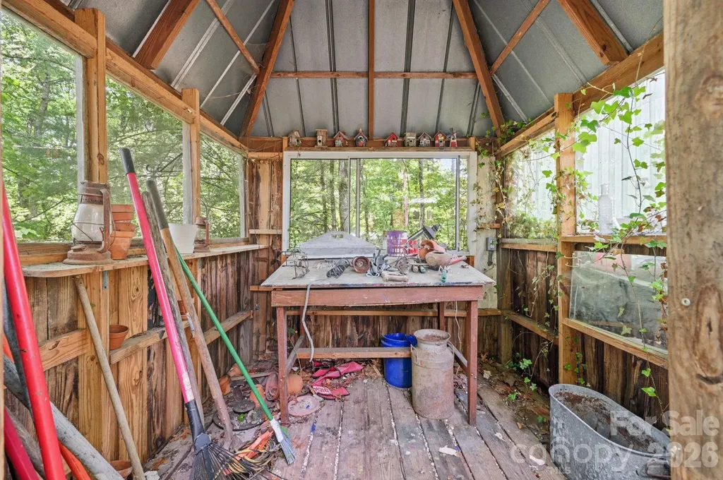71 Warrior Road Newland NC 28657