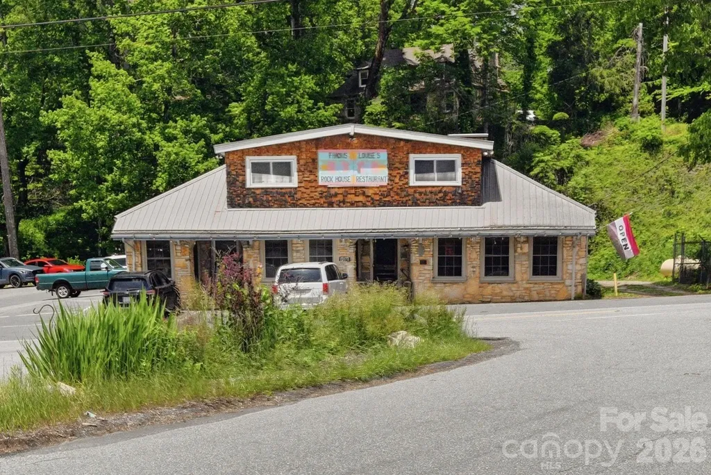71 Warrior Road Newland NC 28657