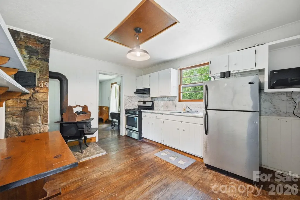 71 Warrior Road Newland NC 28657