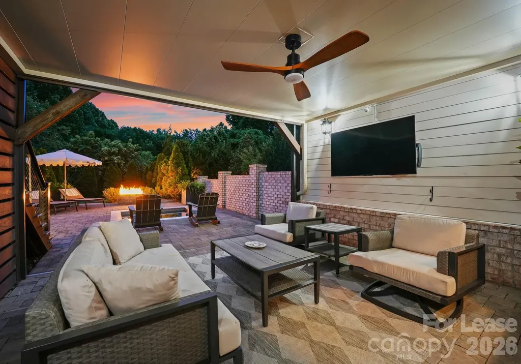 812 Ideal Way Charlotte NC 28203