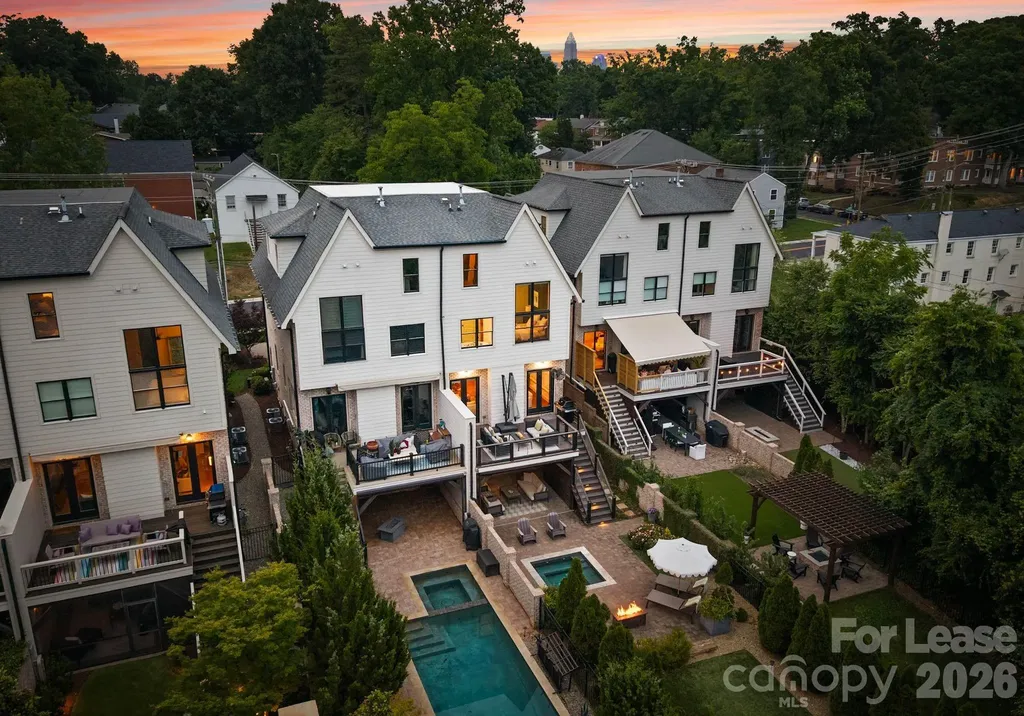 812 Ideal Way Charlotte NC 28203