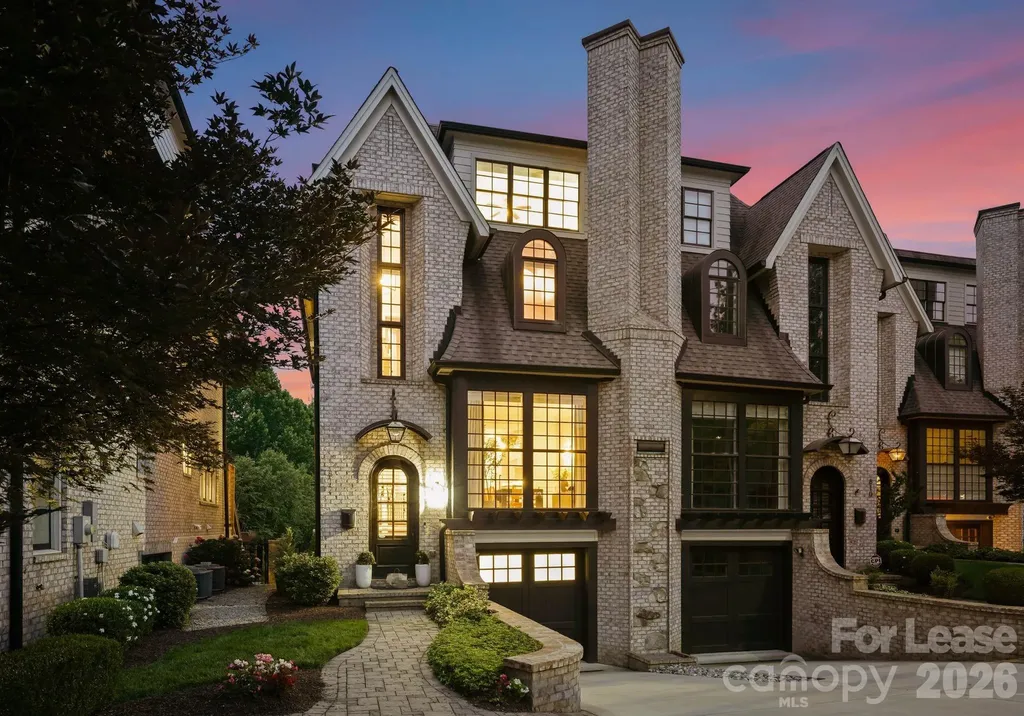 812 Ideal Way Charlotte NC 28203