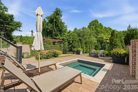 812 Ideal Way Charlotte NC 28203