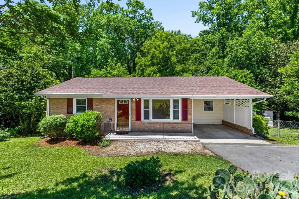 219 Belton Avenue Mount Holly NC 28120