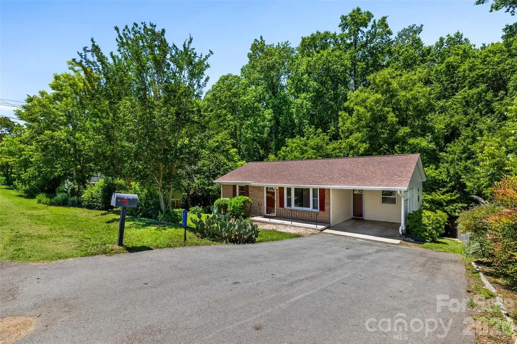 219 Belton Avenue Mount Holly NC 28120