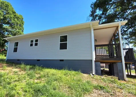 1105 8th Street Statesville NC 28677