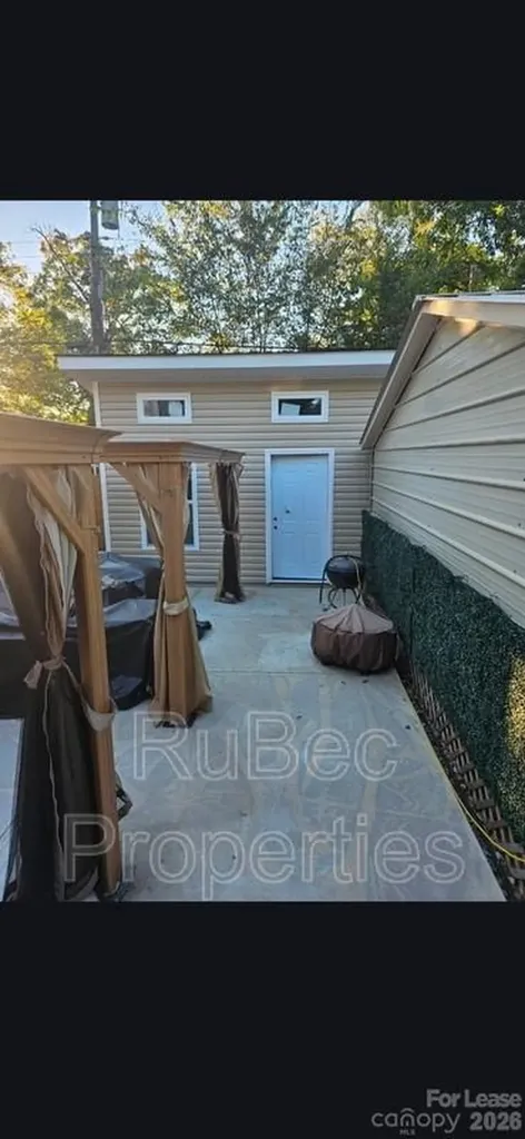 1813 Brewton Drive Charlotte NC 28206
