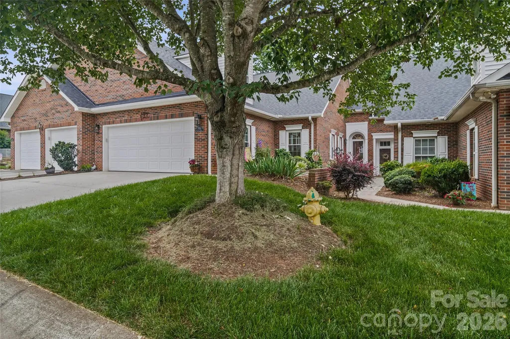 1524 Royalty Circle Statesville NC 28625