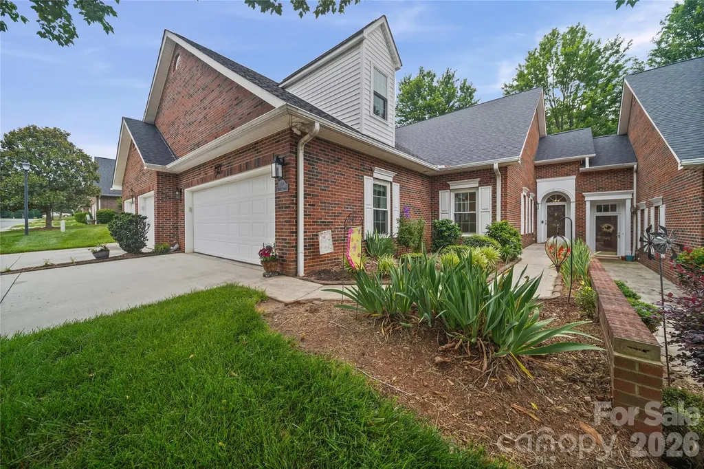1524 Royalty Circle Statesville NC 28625