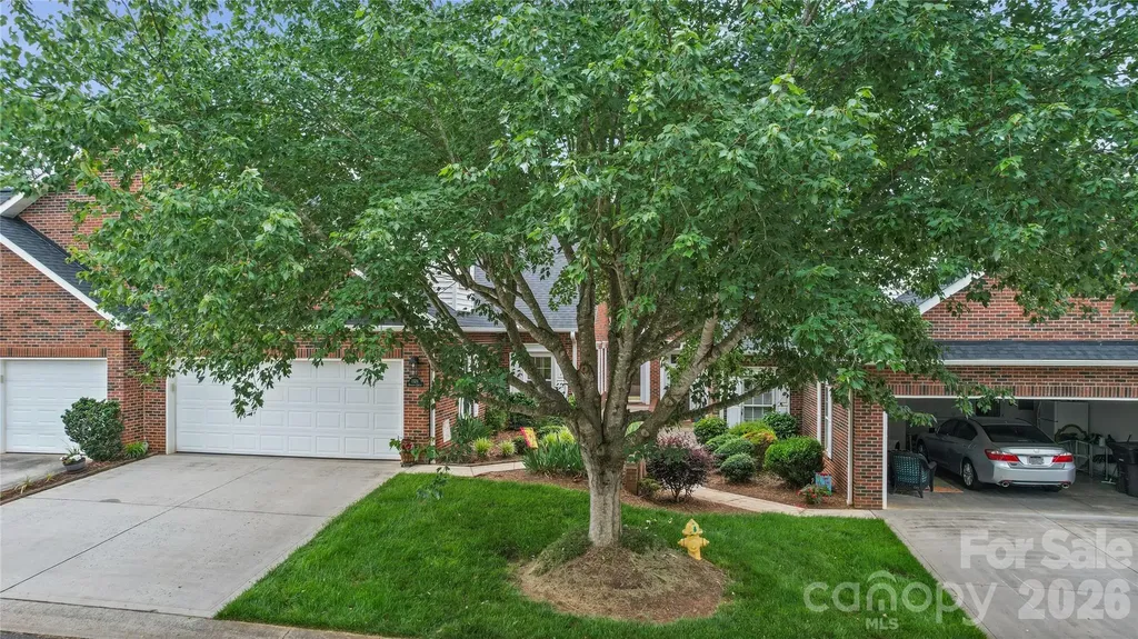 1524 Royalty Circle Statesville NC 28625