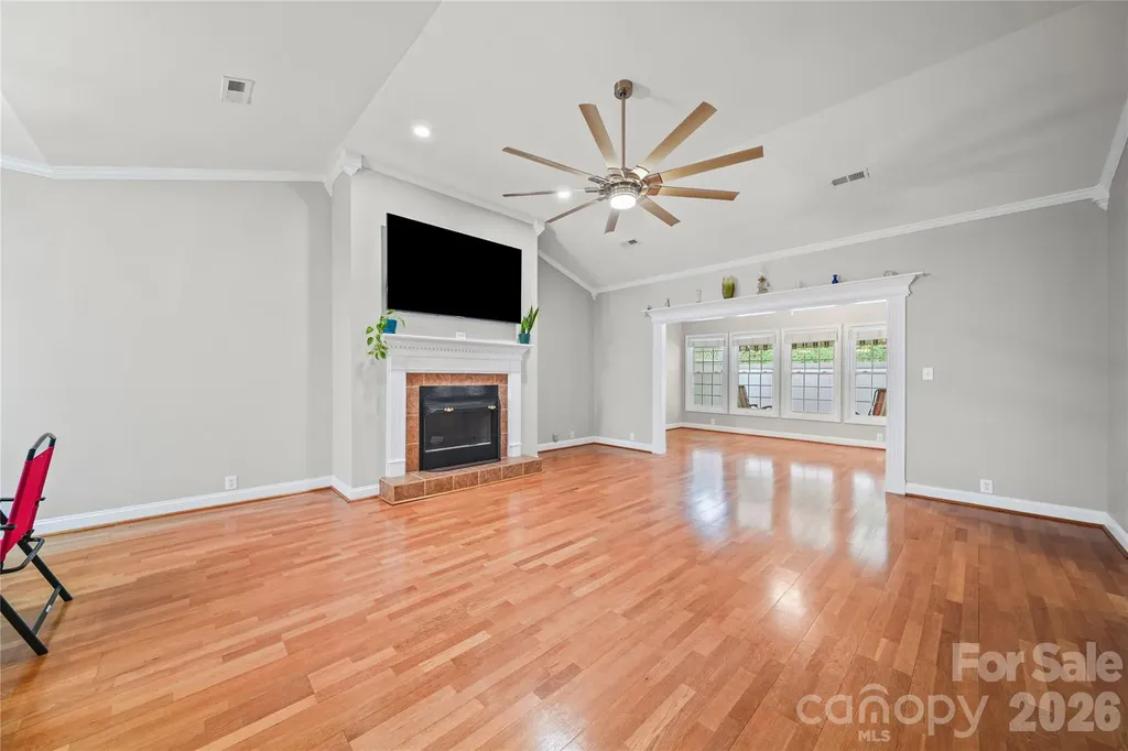 1524 Royalty Circle Statesville NC 28625
