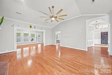 1524 Royalty Circle Statesville NC 28625