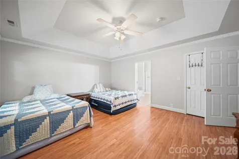 1524 Royalty Circle Statesville NC 28625