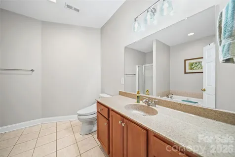 1524 Royalty Circle Statesville NC 28625