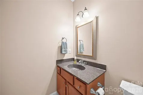 1524 Royalty Circle Statesville NC 28625