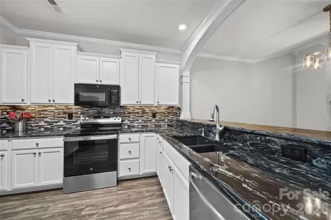 1524 Royalty Circle Statesville NC 28625