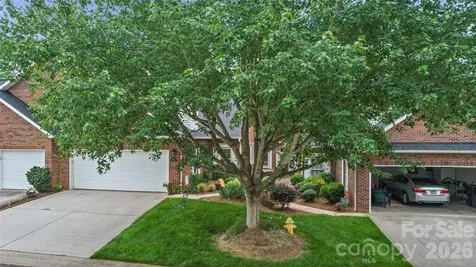 1524 Royalty Circle Statesville NC 28625