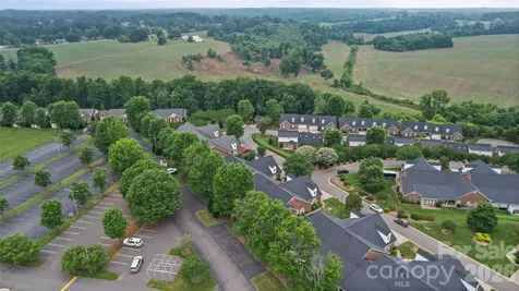 1524 Royalty Circle Statesville NC 28625
