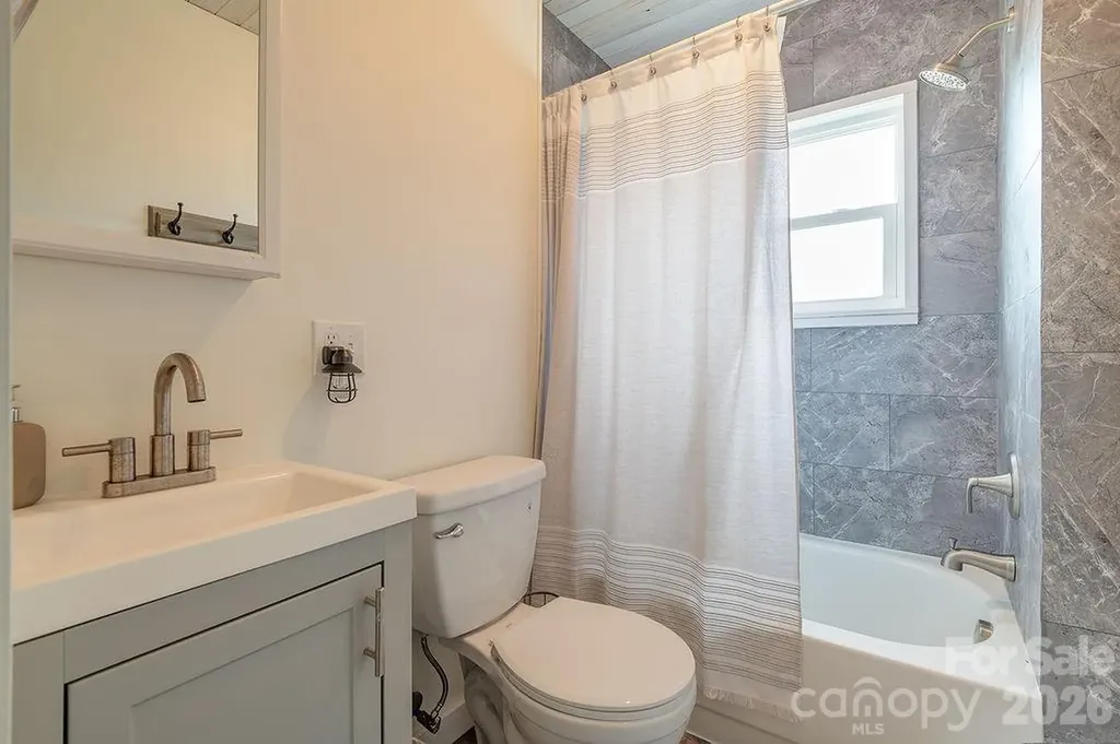 50 Hutchins Road Black Mountain NC 28711