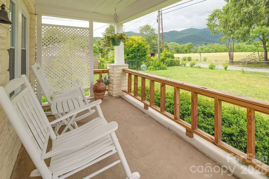 50 Hutchins Road Black Mountain NC 28711