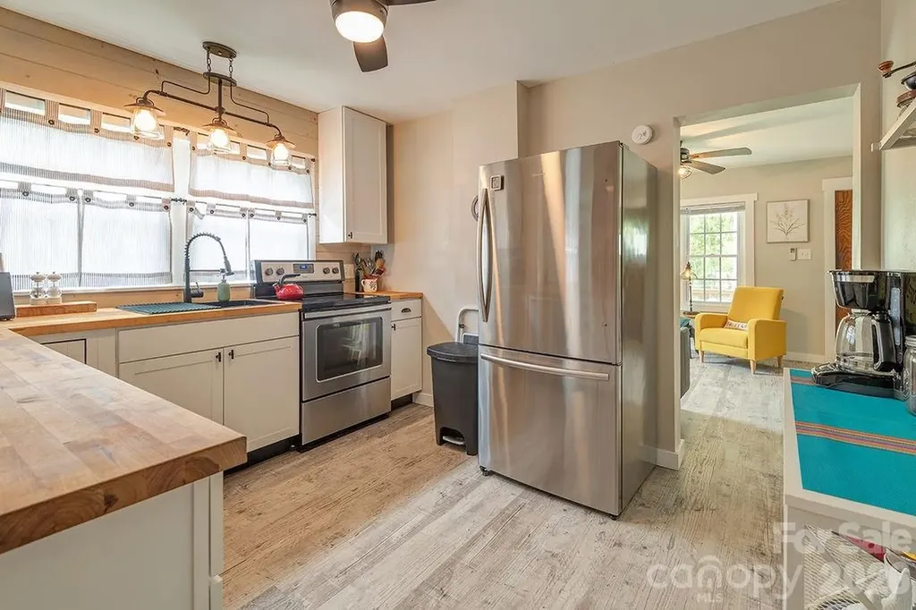 50 Hutchins Road Black Mountain NC 28711