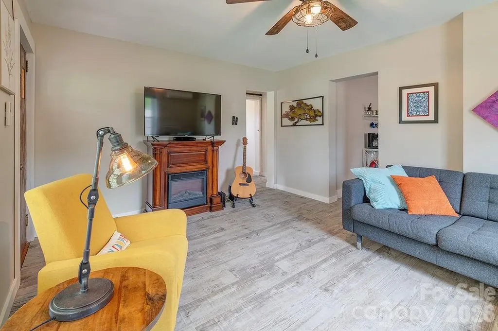 50 Hutchins Road Black Mountain NC 28711