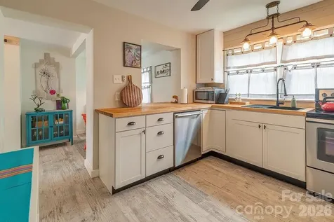 50 Hutchins Road Black Mountain NC 28711